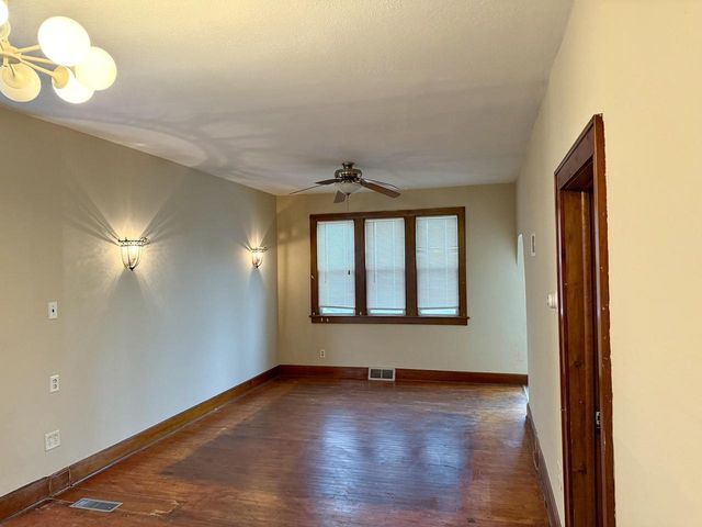 1310 Monroe AVENUE, South Milwaukee, WI 53172