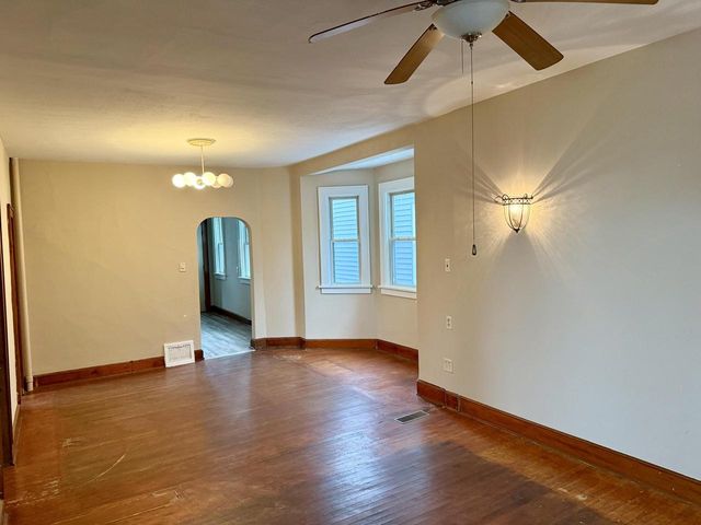 1310 Monroe AVENUE, South Milwaukee, WI 53172