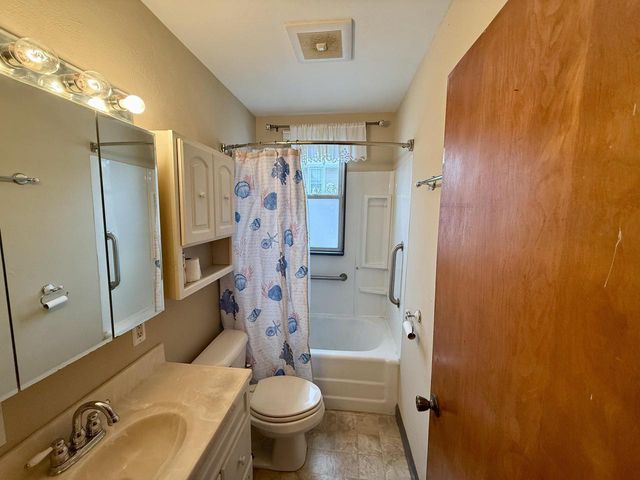 1310 Monroe AVENUE, South Milwaukee, WI 53172