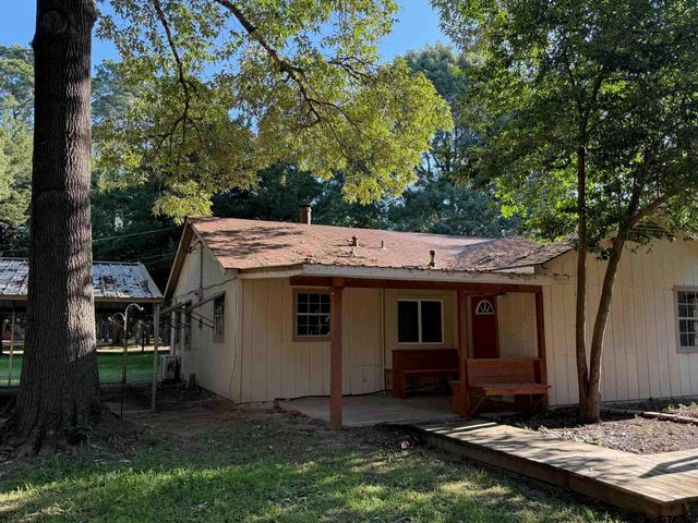 21254 Sylvan Ln, Chandler, TX 75758