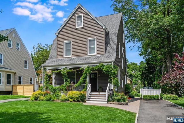 18 Gardiner Place, Montclair, NJ 07042