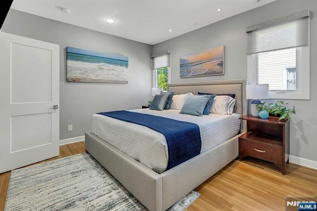 18 Gardiner Place, Montclair, NJ 07042
