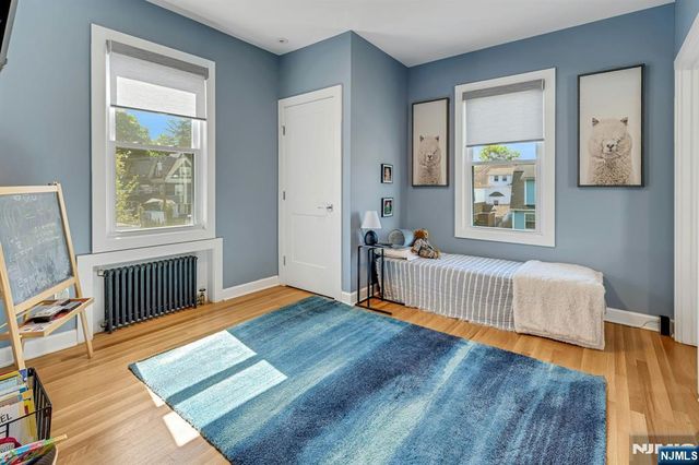 18 Gardiner Place, Montclair, NJ 07042