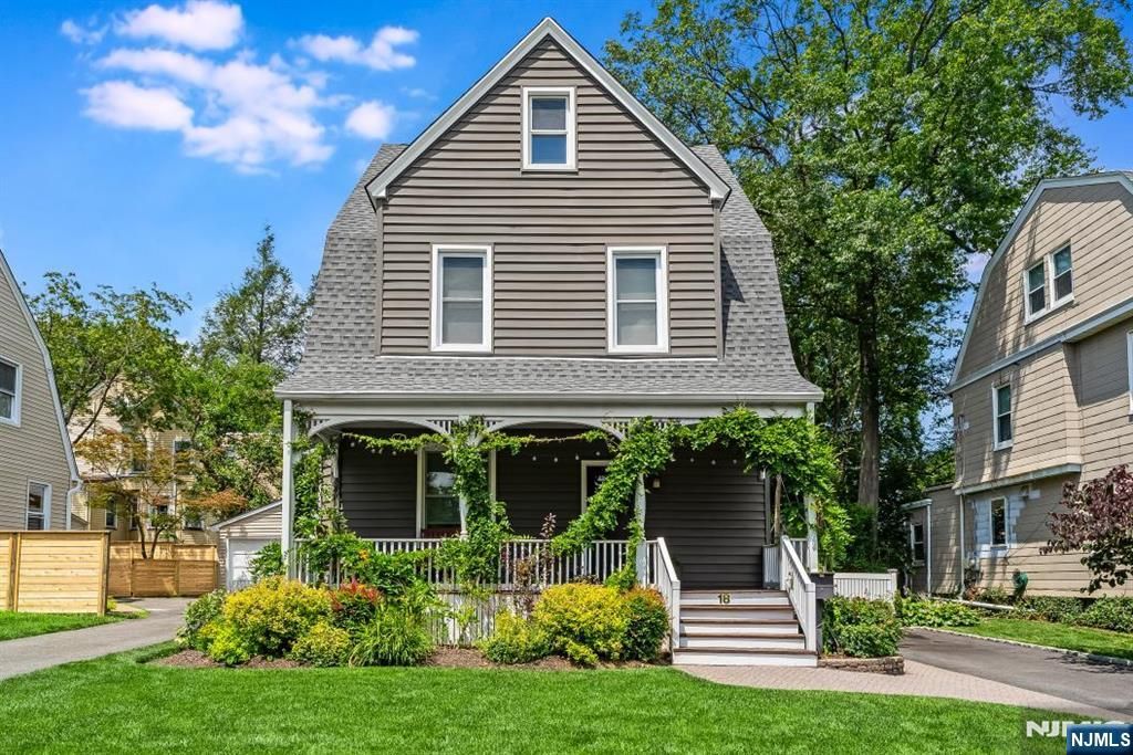 18 Gardiner Place, Montclair, NJ 07042