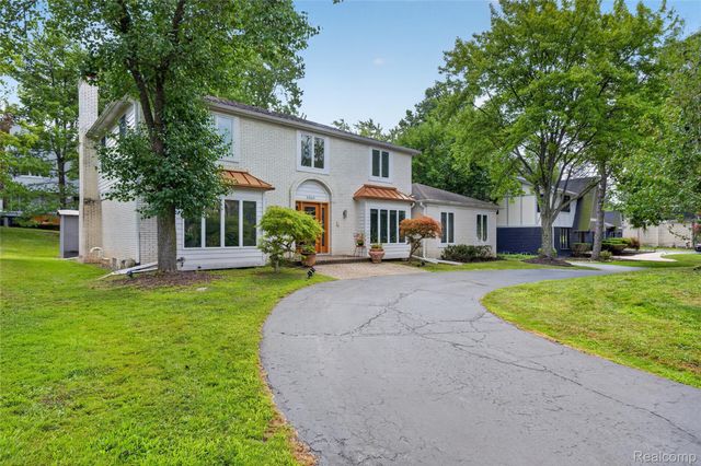 5369 W Bloomfield Lake Road, West Bloomfield Charter Township, MI 48323