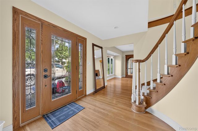 5369 W Bloomfield Lake Road, West Bloomfield Charter Township, MI 48323