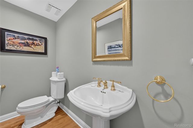 5369 W Bloomfield Lake Road, West Bloomfield Charter Township, MI 48323