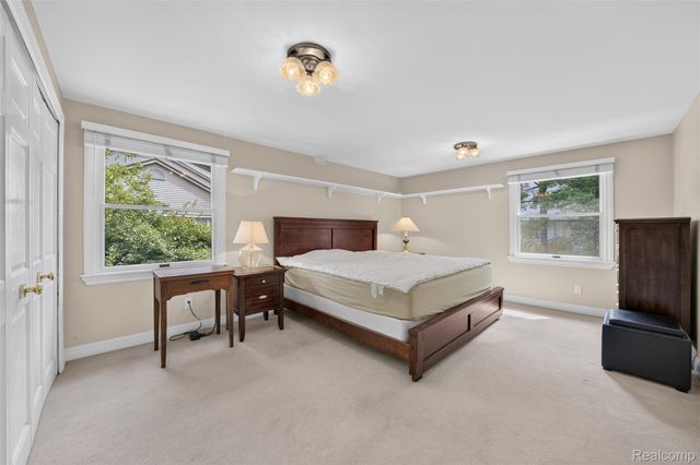 5369 W Bloomfield Lake Road, West Bloomfield Charter Township, MI 48323