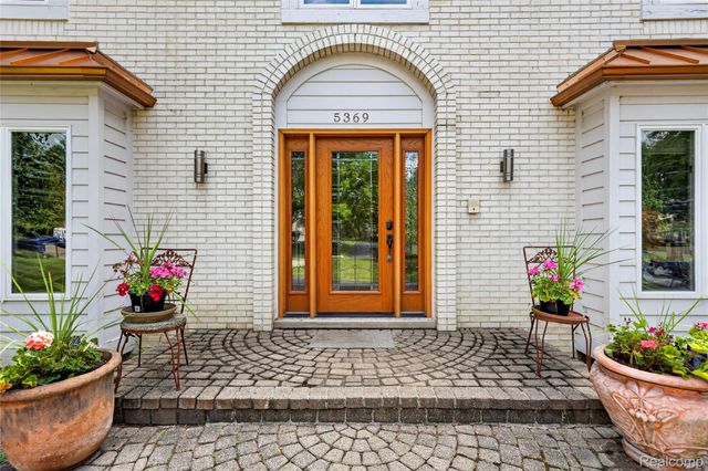 5369 W Bloomfield Lake Road, West Bloomfield Charter Township, MI 48323