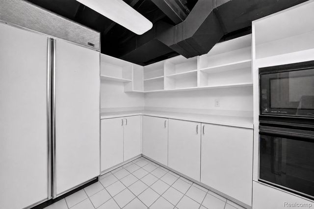 5369 W Bloomfield Lake Road, West Bloomfield Charter Township, MI 48323
