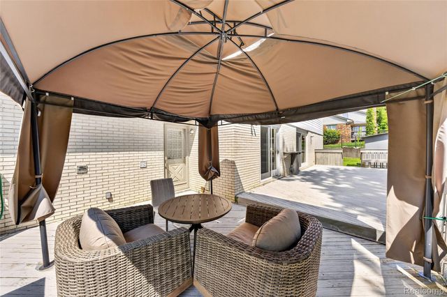 5369 W Bloomfield Lake Road, West Bloomfield Charter Township, MI 48323
