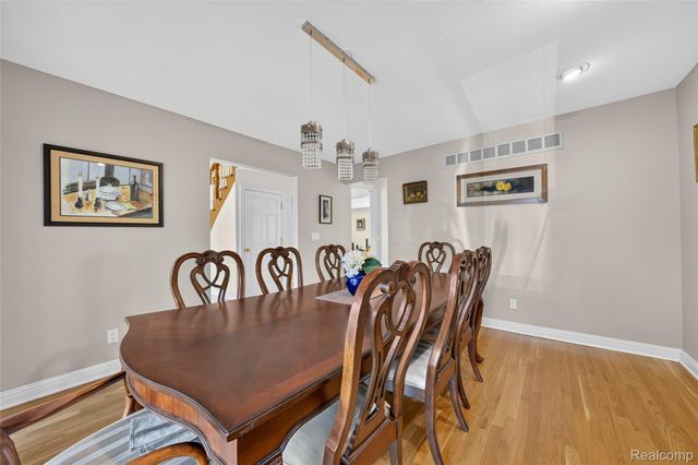 5369 W Bloomfield Lake Road, West Bloomfield Charter Township, MI 48323