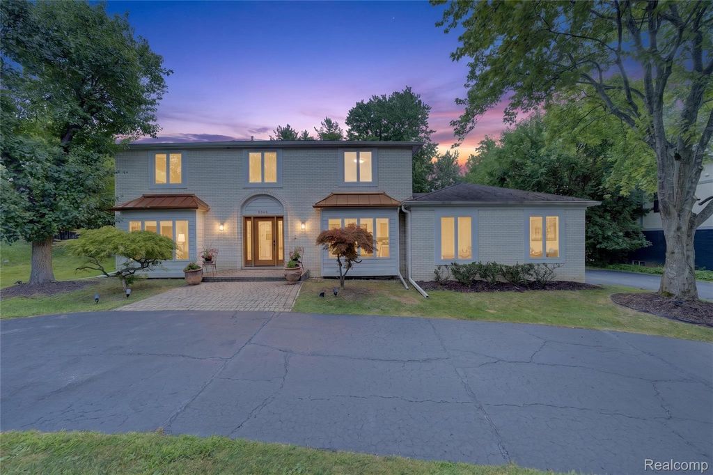 5369 W Bloomfield Lake Road, West Bloomfield Charter Township, MI 48323