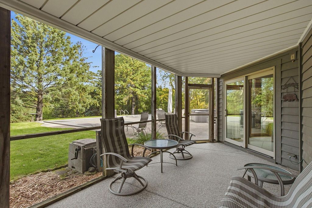 1533 Wexford Court, Eagan, MN 55122 — photo 2