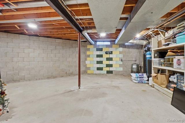 9136 Shinanguag Drive, Goodrich, MI 48438