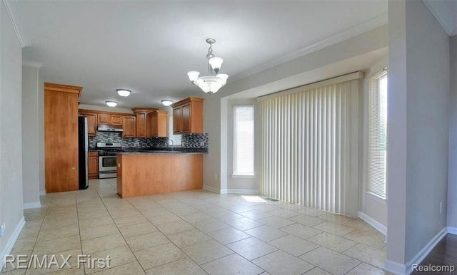 33201 Glengary Court, Sterling Heights, MI 48310