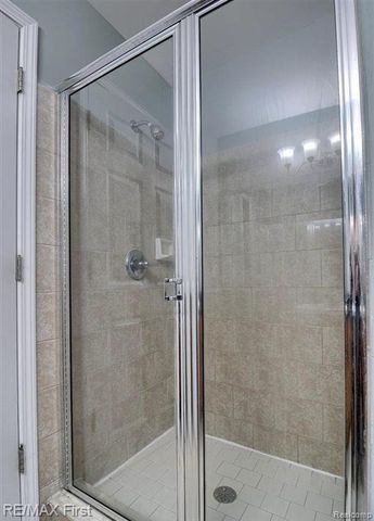 33201 Glengary Court, Sterling Heights, MI 48310