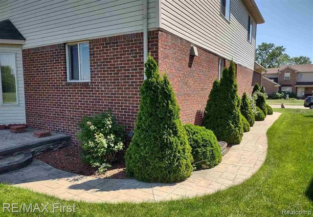 33201 Glengary Court, Sterling Heights, MI 48310