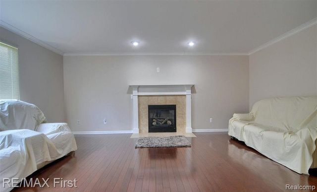 33201 Glengary Court, Sterling Heights, MI 48310