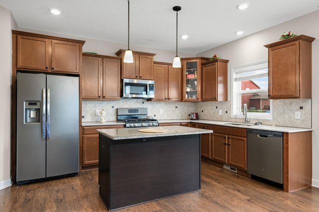 19250 Indora Trail, Lakeville, MN 55044