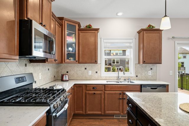 19250 Indora Trail, Lakeville, MN 55044