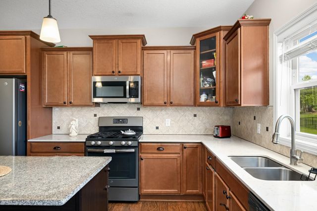 19250 Indora Trail, Lakeville, MN 55044