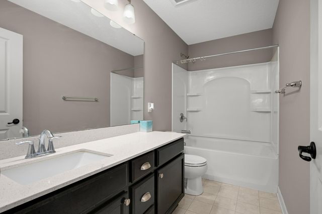 19250 Indora Trail, Lakeville, MN 55044