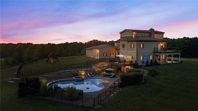 2343 N 600th Road, Edgerton, KS 66021