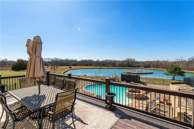 2343 N 600th Road, Edgerton, KS 66021