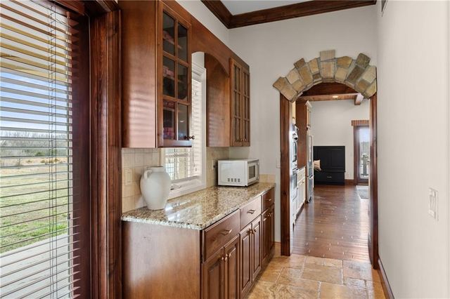 2343 N 600th Road, Edgerton, KS 66021