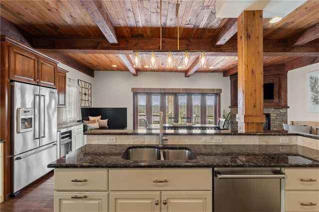 2343 N 600th Road, Edgerton, KS 66021