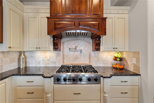 2343 N 600th Road, Edgerton, KS 66021