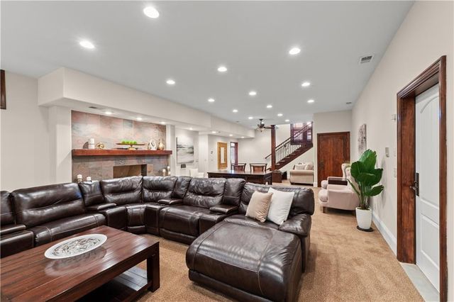 2343 N 600th Road, Edgerton, KS 66021