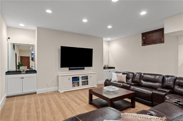 2343 N 600th Road, Edgerton, KS 66021