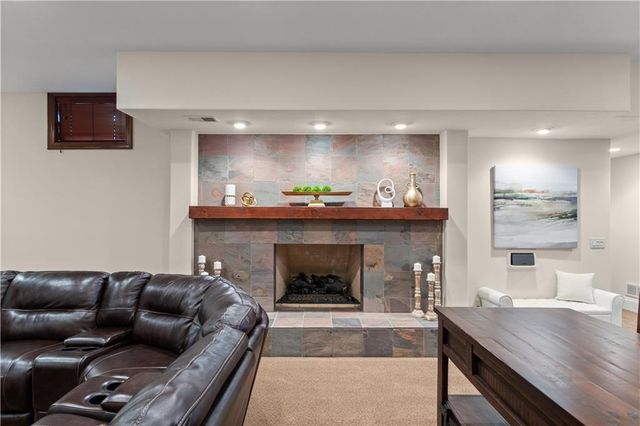 2343 N 600th Road, Edgerton, KS 66021