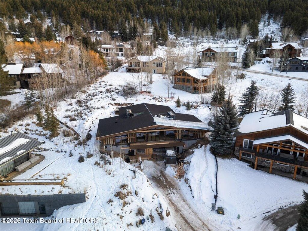 646 LARIAT Loop, Jackson, WY 83001 photo 5