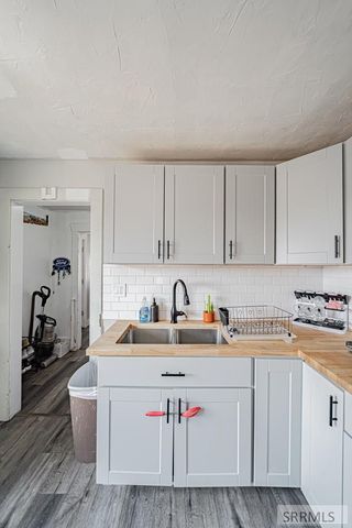 27 N 950 W, Blackfoot, ID 83221