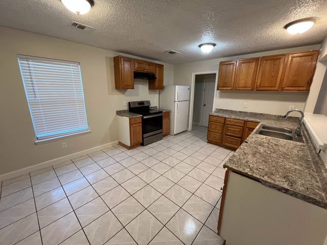 1348 E MADDOX, Fort Worth, TX 76104