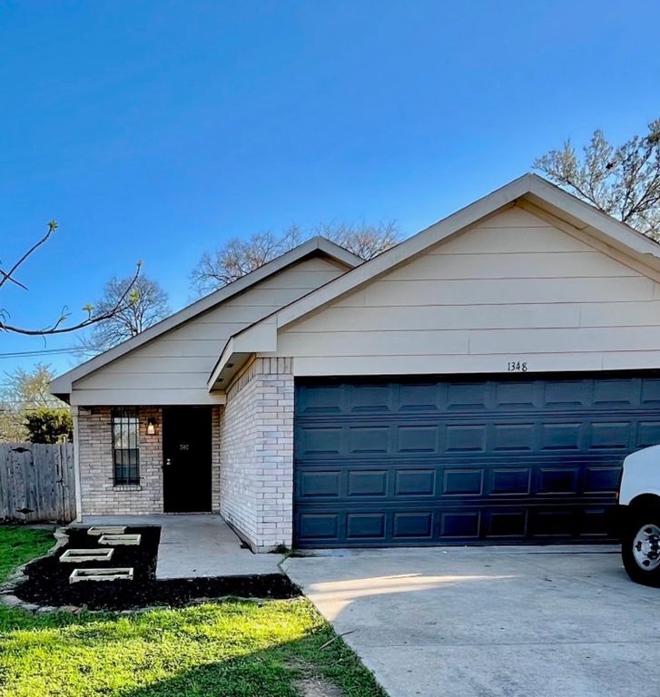 1348 E MADDOX, Fort Worth, TX 76104