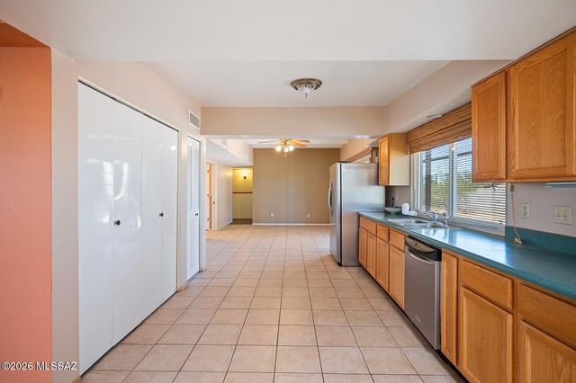 9901 E Discovery Drive, Tucson, AZ 85748