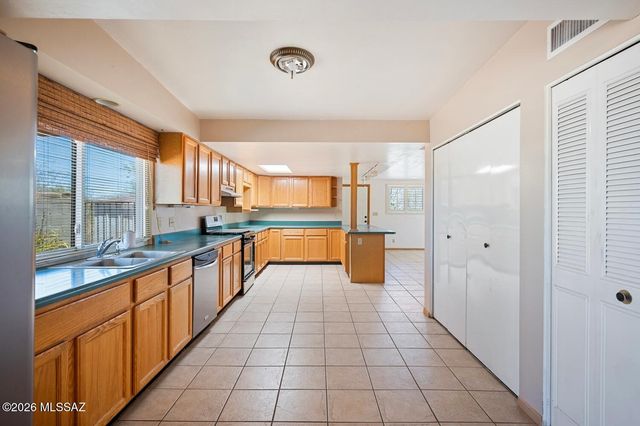 9901 E Discovery Drive, Tucson, AZ 85748