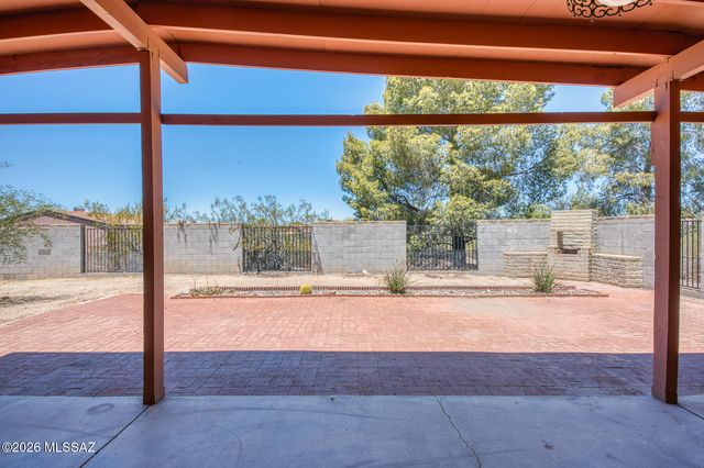 9901 E Discovery Drive, Tucson, AZ 85748