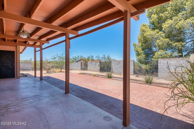 9901 E Discovery Drive, Tucson, AZ 85748