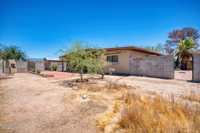 9901 E Discovery Drive, Tucson, AZ 85748