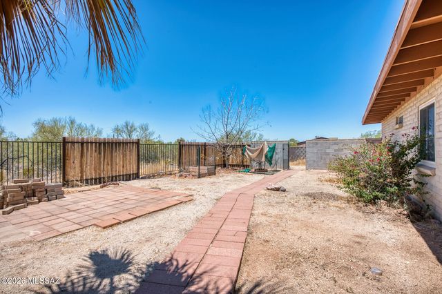 9901 E Discovery Drive, Tucson, AZ 85748