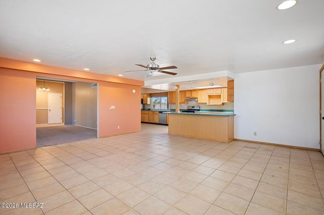 9901 E Discovery Drive, Tucson, AZ 85748