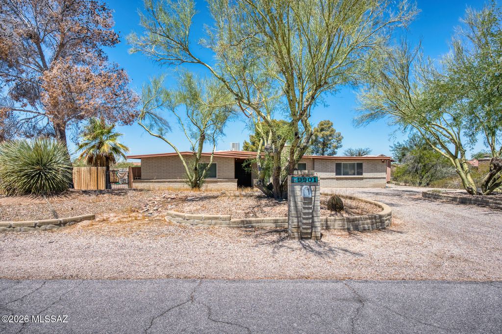 9901 E Discovery Drive, Tucson, AZ 85748