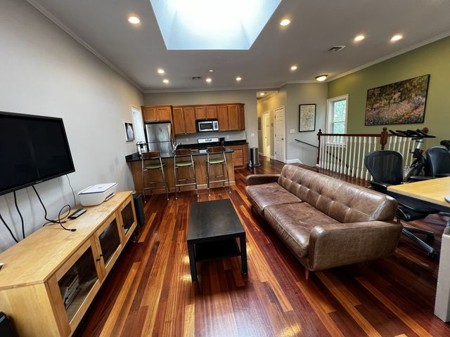10 Bristol St. 3, Cambridge, MA 02141