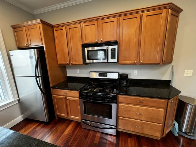 10 Bristol St. 3, Cambridge, MA 02141