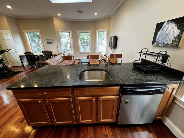 10 Bristol St. 3, Cambridge, MA 02141